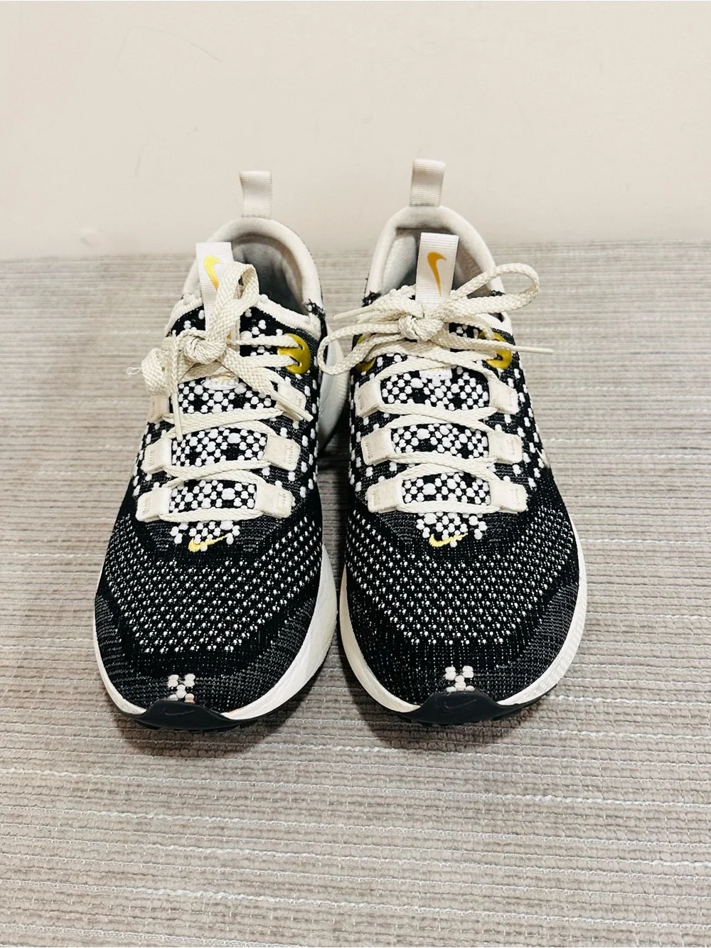 Nike React Escape RN Flyknit Black Sail Gold Women’s Snoes DC4269-002 Size  8,5
